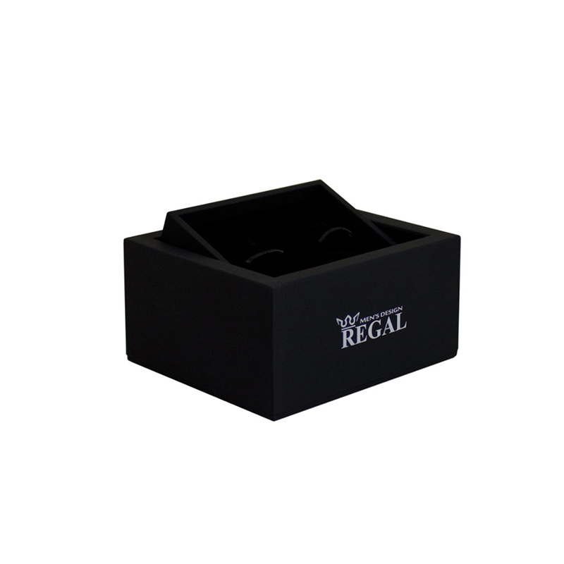 Sąsagos plieninės su juoda emale  2,1 x 1,4 cm dėžutėje SP224