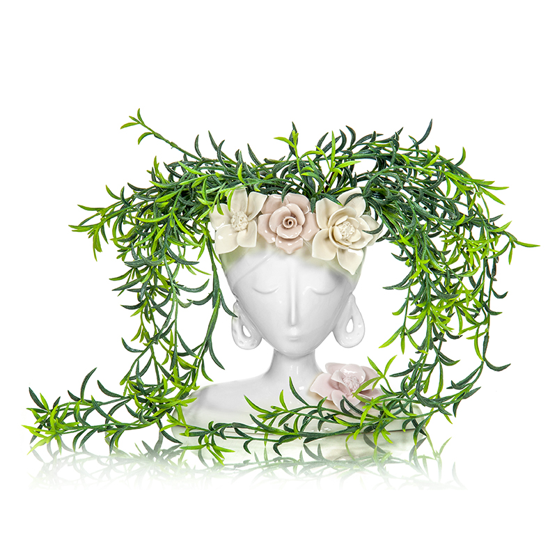 Vaza keramikinė Mergina su gėlių karūna  22x16x21 cm SAVEX