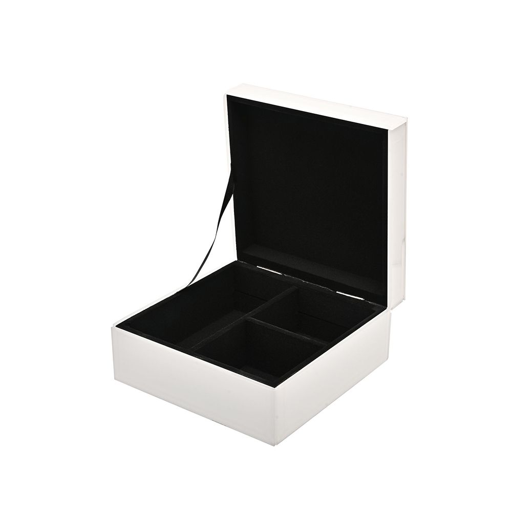 Dėžutė stiklinė balta blizgi 15x15x7.5 cm Sophia Widdop