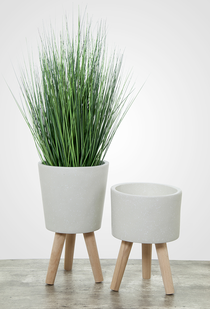 Vazonas gėlėms ant medinių kojelių baltas 25x25x17 (+18)  cm MAGGIE