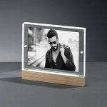 Rėmelis akrilinis 13x18 (15x20) cm su mediniu pagrindu, led apšvietimu Phos V ąž