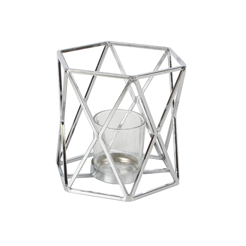 Žvakidė metalinė geometrinė H:16 W:15 D:17 cm HE758 sidabro spalvos išp.