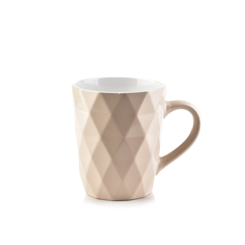 Puodelis geometrinis kreminės spalvos keramikinis 360 ml HTPS5030